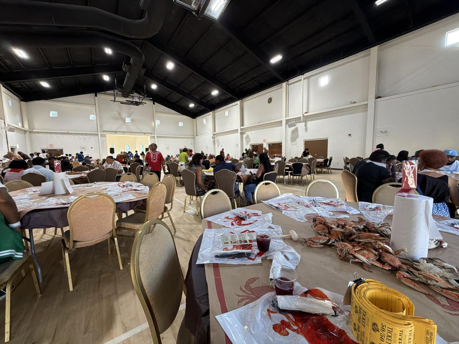 A full hall of guests at the 15th Annual Scholarship Crab Feast
